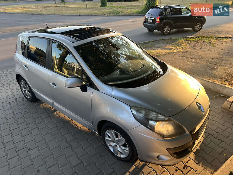 Renault Scenic 2011