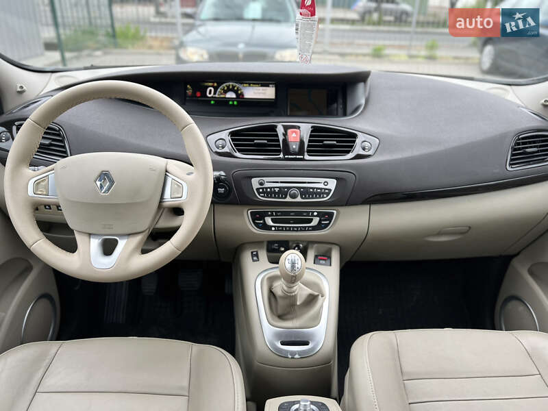 Минивэн Renault Scenic 2011 в Староконстантинове