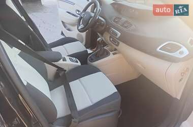 Минивэн Renault Scenic 2012 в 
