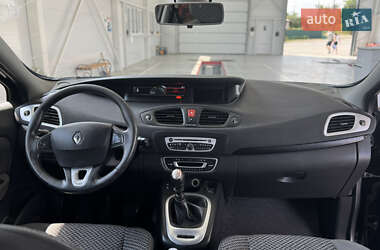 Минивэн Renault Scenic 2011 в 