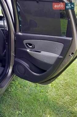 Минивэн Renault Scenic 2011 в 