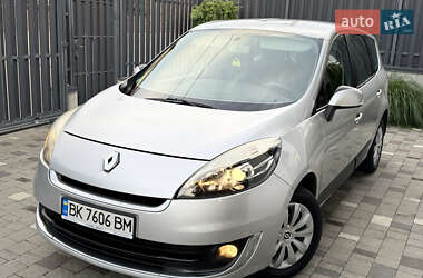 Минивэн Renault Scenic 2012 в 