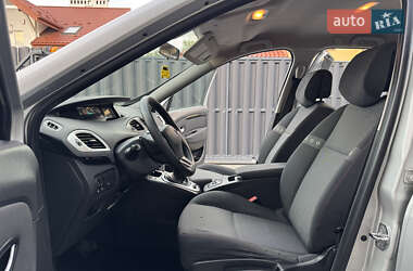 Минивэн Renault Scenic 2012 в 