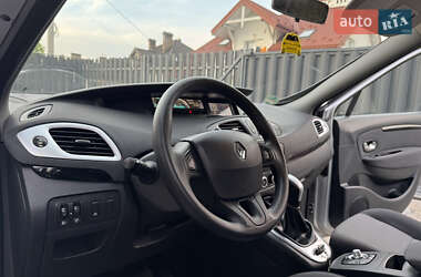 Минивэн Renault Scenic 2012 в 