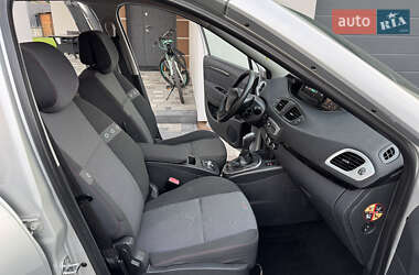 Минивэн Renault Scenic 2012 в 