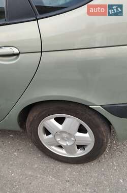 Минивэн Renault Scenic 2002 в 