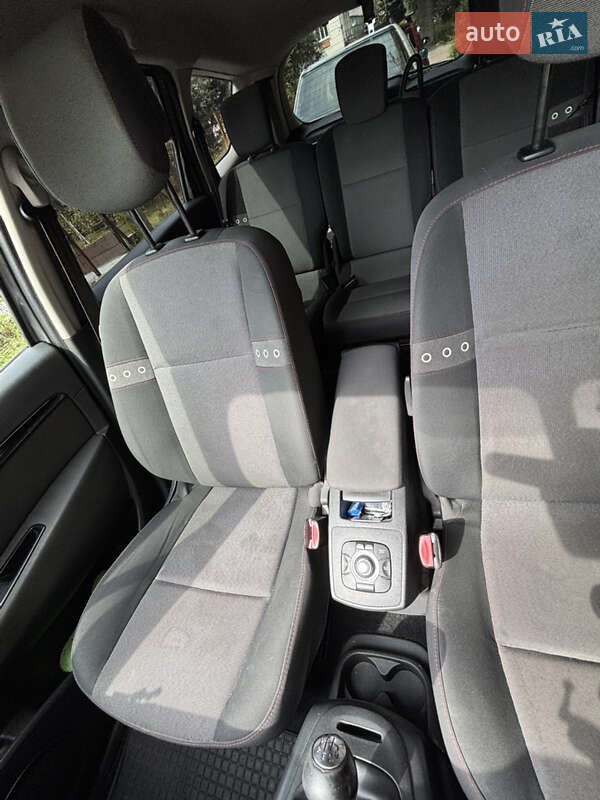 Минивэн Renault Scenic 2012 в Новояворовске