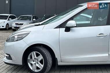 Минивэн Renault Scenic 2013 в 