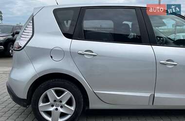 Минивэн Renault Scenic 2013 в 