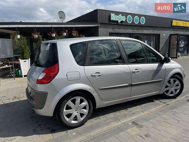 Минивэн Renault Scenic 2006 в Рахове