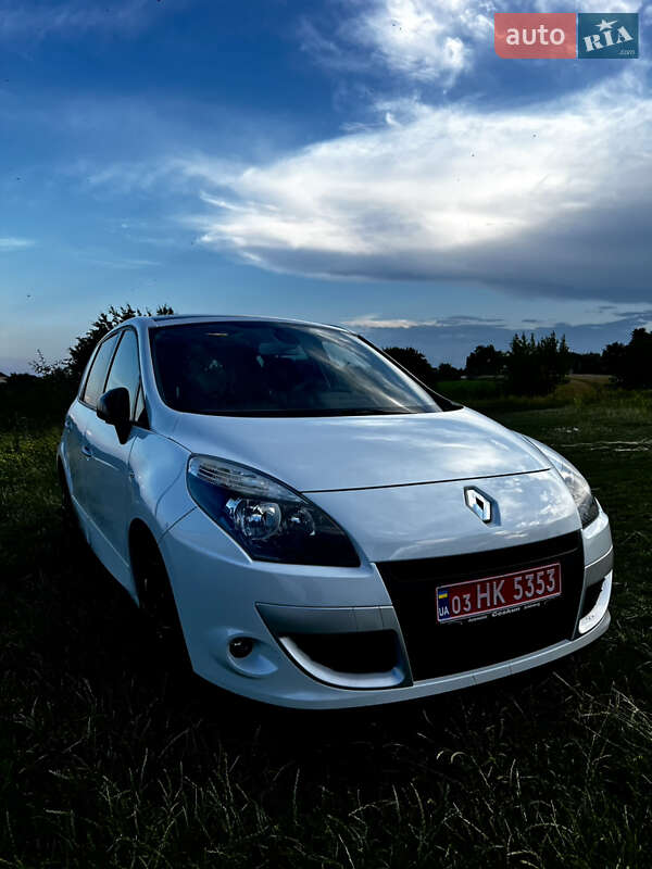 Минивэн Renault Scenic 2011 в Луцке