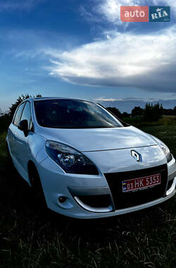 Минивэн Renault Scenic 2011 в 