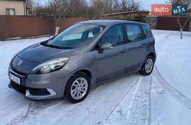 Минивэн Renault Scenic 2013 в 
