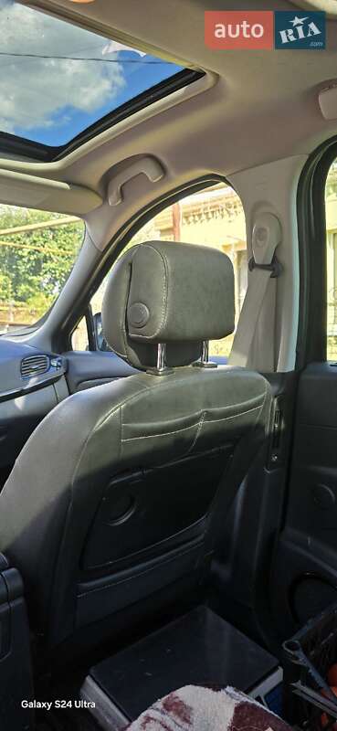 Минивэн Renault Scenic 2012 в Днепре