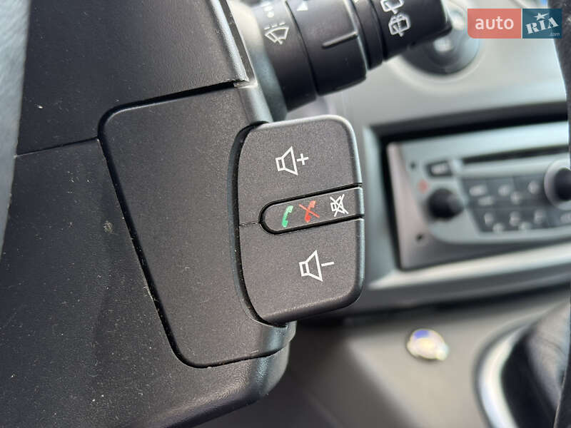Мінівен Renault Scenic 2009 в Рівному