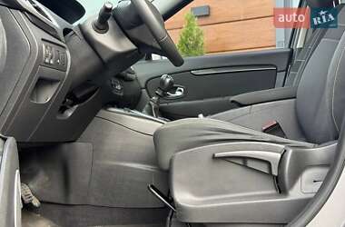 Минивэн Renault Scenic 2010 в 