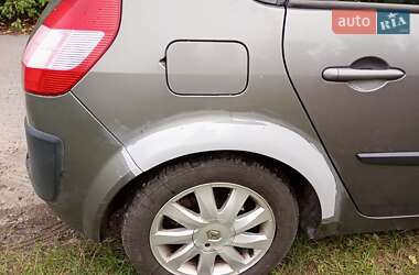 Минивэн Renault Scenic 2004 в 