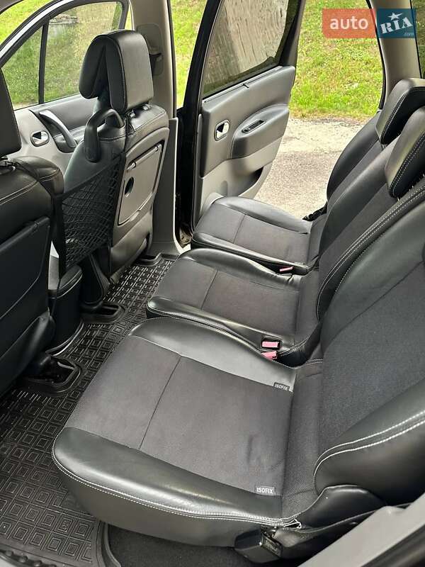 Минивэн Renault Scenic 2006 в Вараше
