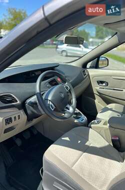 Минивэн Renault Scenic 2011 в 