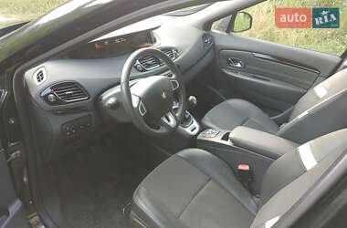 Минивэн Renault Scenic 2012 в 