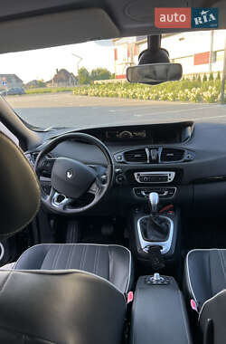 Минивэн Renault Scenic 2014 в 