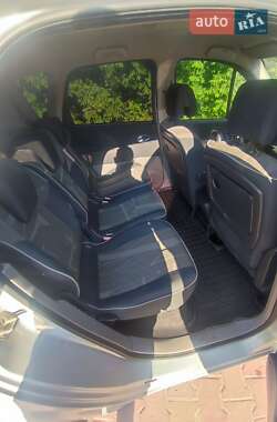 Минивэн Renault Scenic 2004 в 