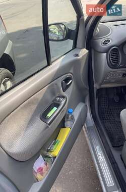 Минивэн Renault Scenic 2003 в 