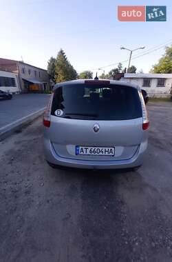 Минивэн Renault Scenic 2010 в 