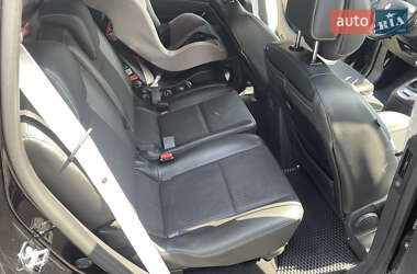 Минивэн Renault Scenic 2013 в 
