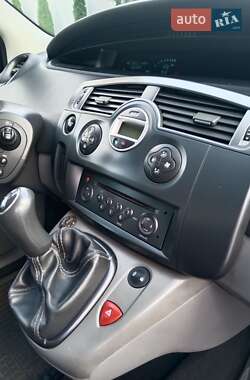 Минивэн Renault Scenic 2005 в 