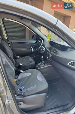Минивэн Renault Scenic 2012 в 