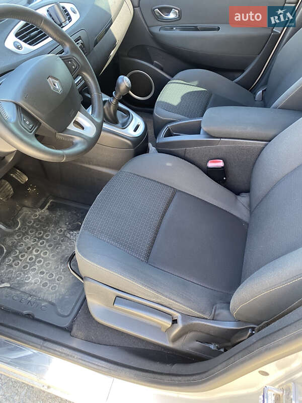 Минивэн Renault Scenic 2009 в Сумах