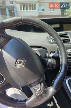 Минивэн Renault Scenic 2010 в 