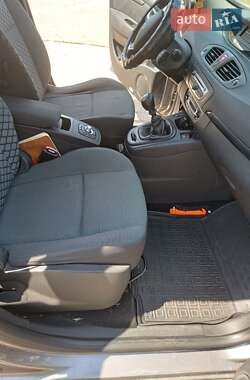 Минивэн Renault Scenic 2011 в 