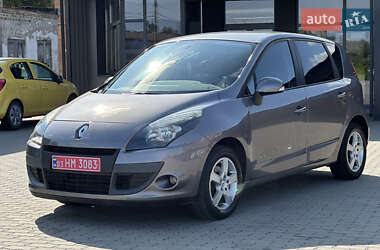 Мінівен Renault Scenic 2011 в Нововолинську