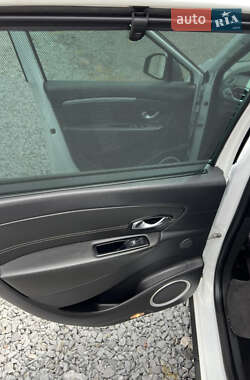 Минивэн Renault Scenic 2015 в 