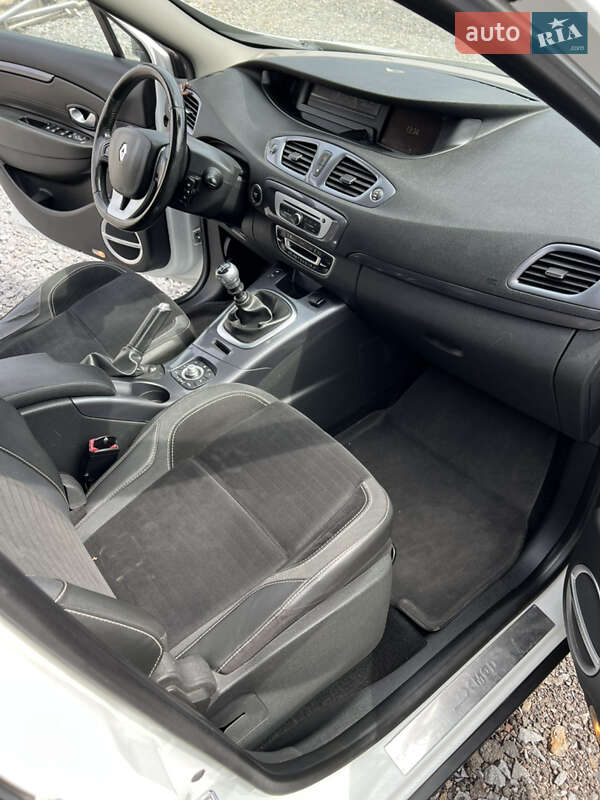 Минивэн Renault Scenic 2015 в Ровно