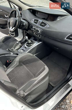 Минивэн Renault Scenic 2015 в 