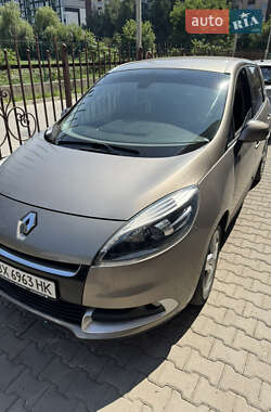 Минивэн Renault Scenic 2012 в 