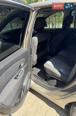 Минивэн Renault Scenic 2012 в 