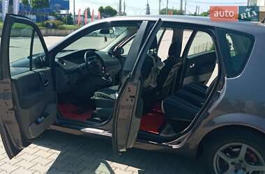 Минивэн Renault Scenic 2004 в 