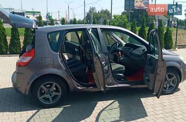Минивэн Renault Scenic 2004 в 
