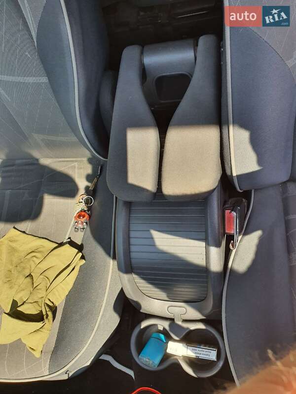 Минивэн Renault Scenic 2003 в Буче
