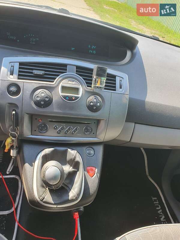 Минивэн Renault Scenic 2003 в Буче