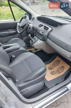 Минивэн Renault Scenic 2005 в 