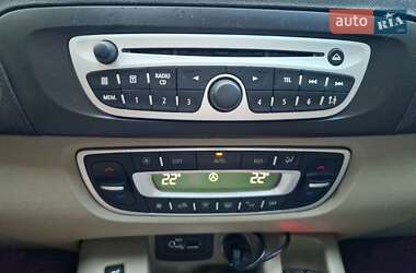 Минивэн Renault Scenic 2011 в 