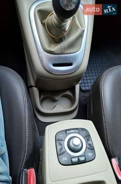 Минивэн Renault Scenic 2011 в 