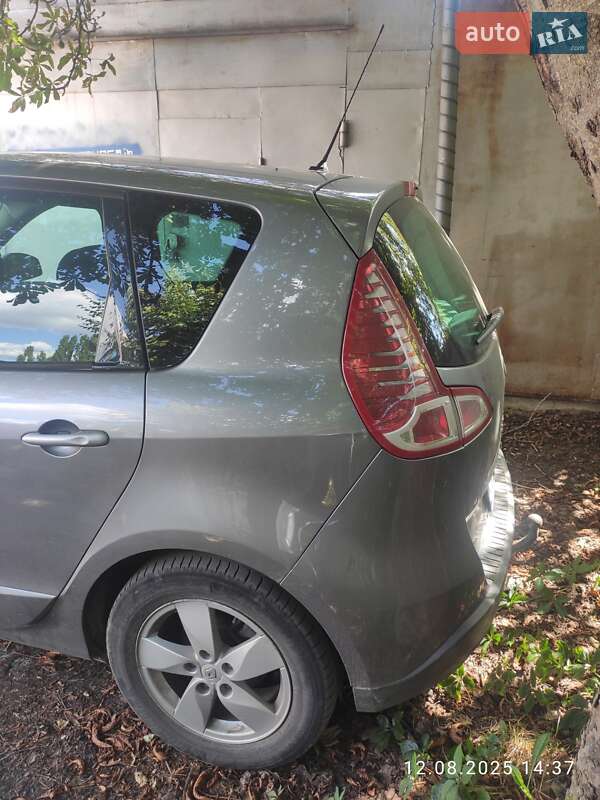 Минивэн Renault Scenic 2009 в Вараше
