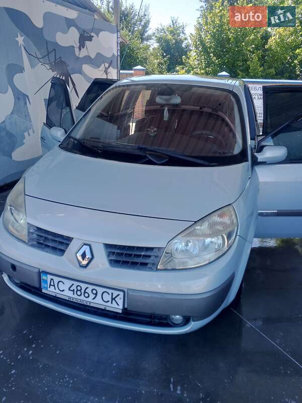 Минивэн Renault Scenic 2004 в Владимире