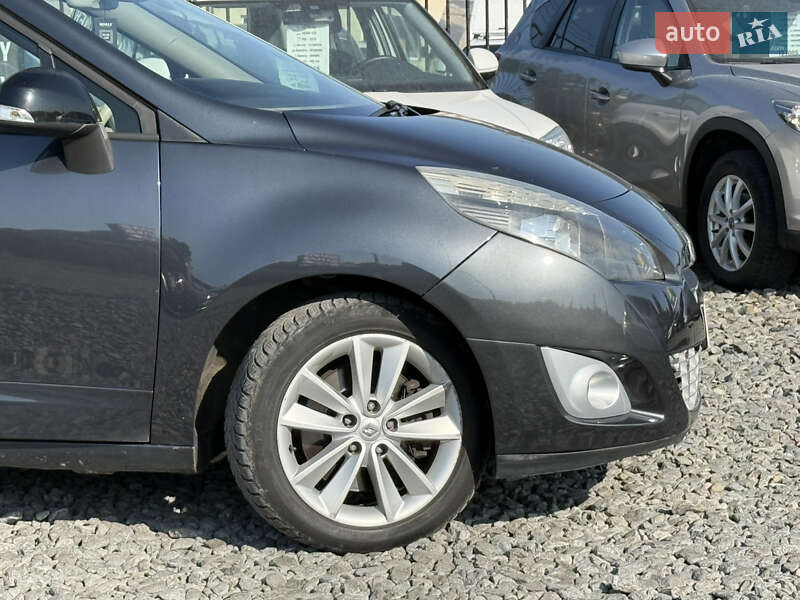 Минивэн Renault Scenic 2011 в Стрые